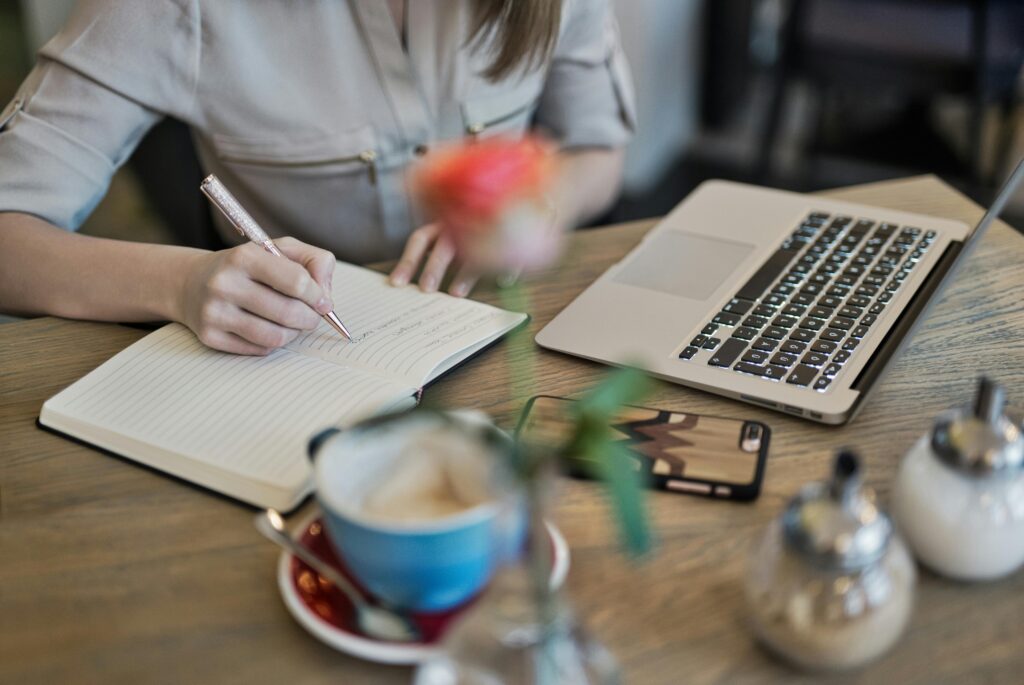 picture-of-writing-a-content-for-content-marketing