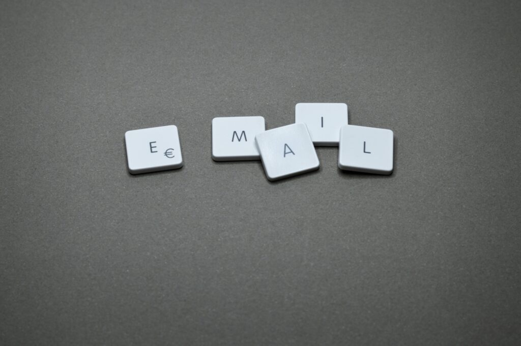 Email-marketing-seprating-e-and-mail